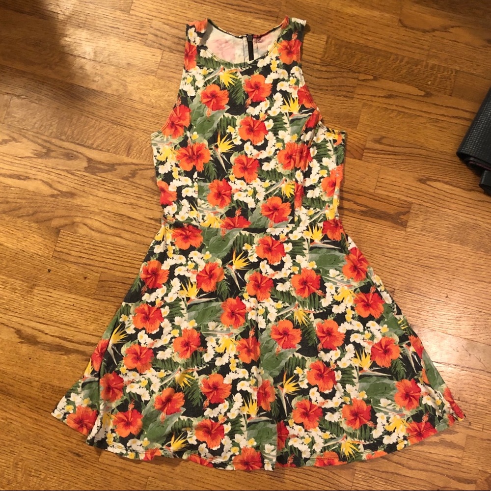 Vans size medium Hawaiian Print Dress